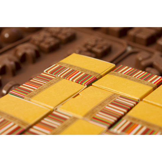 Paquete de 10 cajas de regalos para bombón o petit four modelo alegría dorada Paquete de 10 cajas de regalos para bombón o petit four modelo alegría dorada