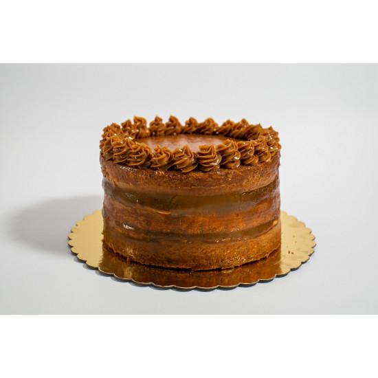 Torta de Vainilla con Arequipe Pequeña de Petit Petit Torta de Vainilla con Arequipe Pequeña de Petit Petit