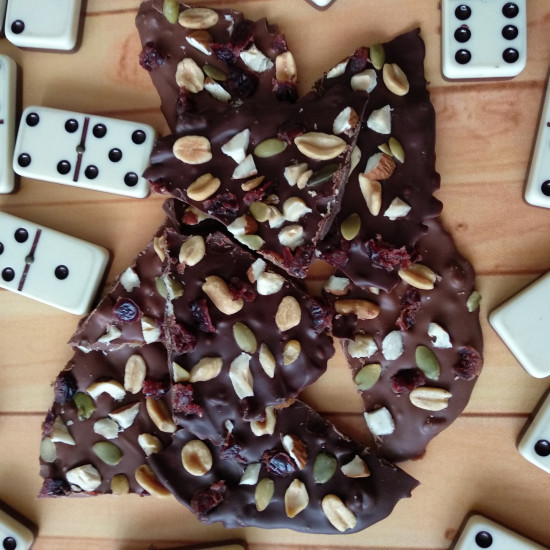 Lajas del Abuelo (chocolate con frutos secos) de Querencia Cacao