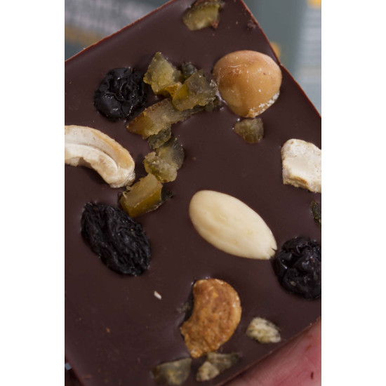 Carré de chocolate oscuro 70% con frutos secos de Sander Chocolatier Carré de chocolate oscuro 70% con frutos secos de Sander Chocolatier
