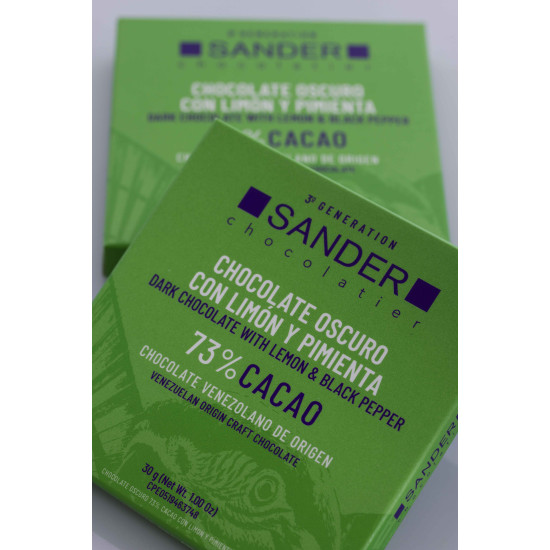 Carré de chocolate oscuro 73% con limón y pimienta de Sander Chocolatier Carré de chocolate oscuro 73% con limón y pimienta de Sander Chocolatier