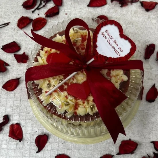 Mini cake red velvet  (6 porciones) de Coscorrón
