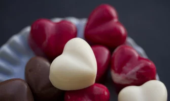 Regalo corazón y chocolates, ideal para enamorados y día de San valentin